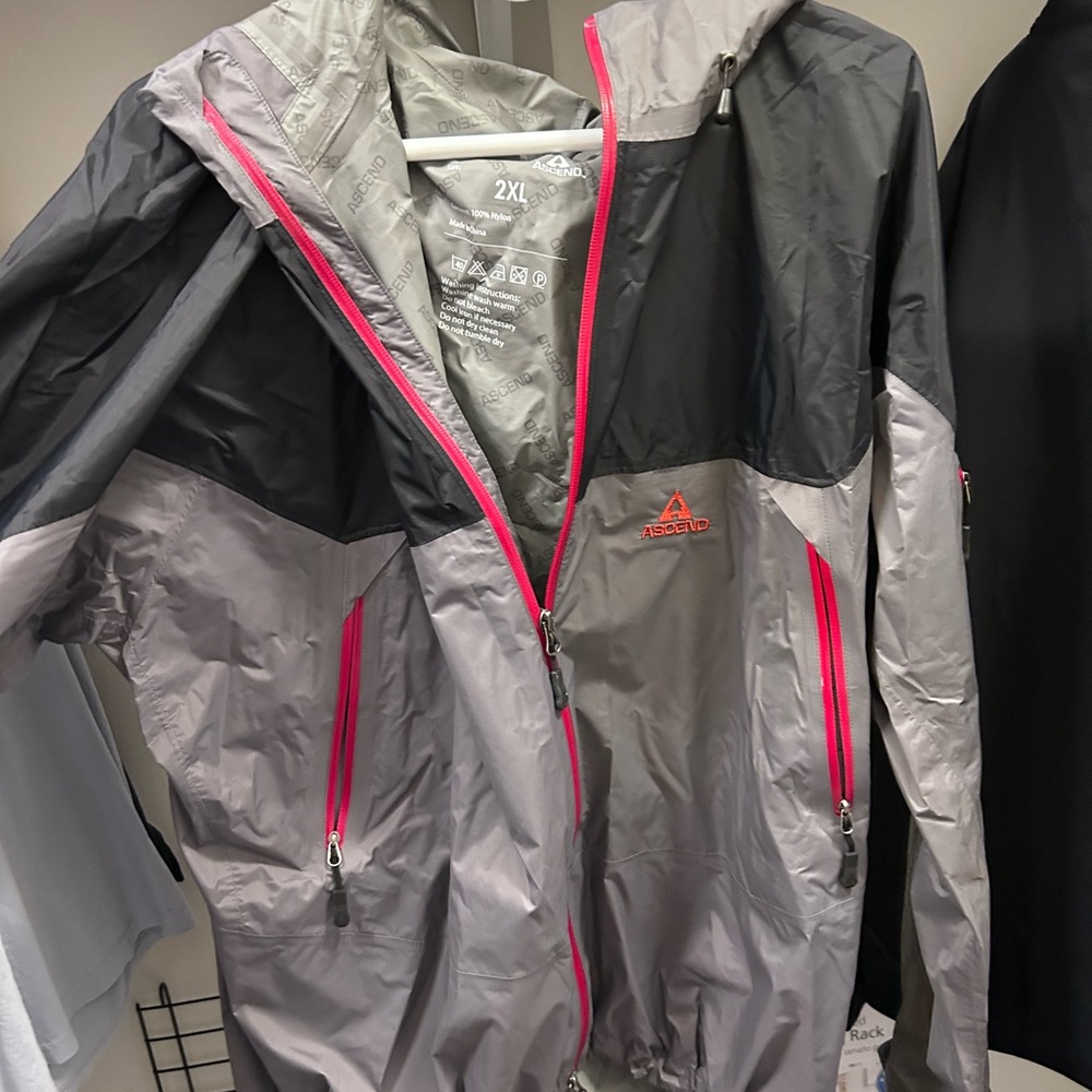 Ascend Rain Jacket